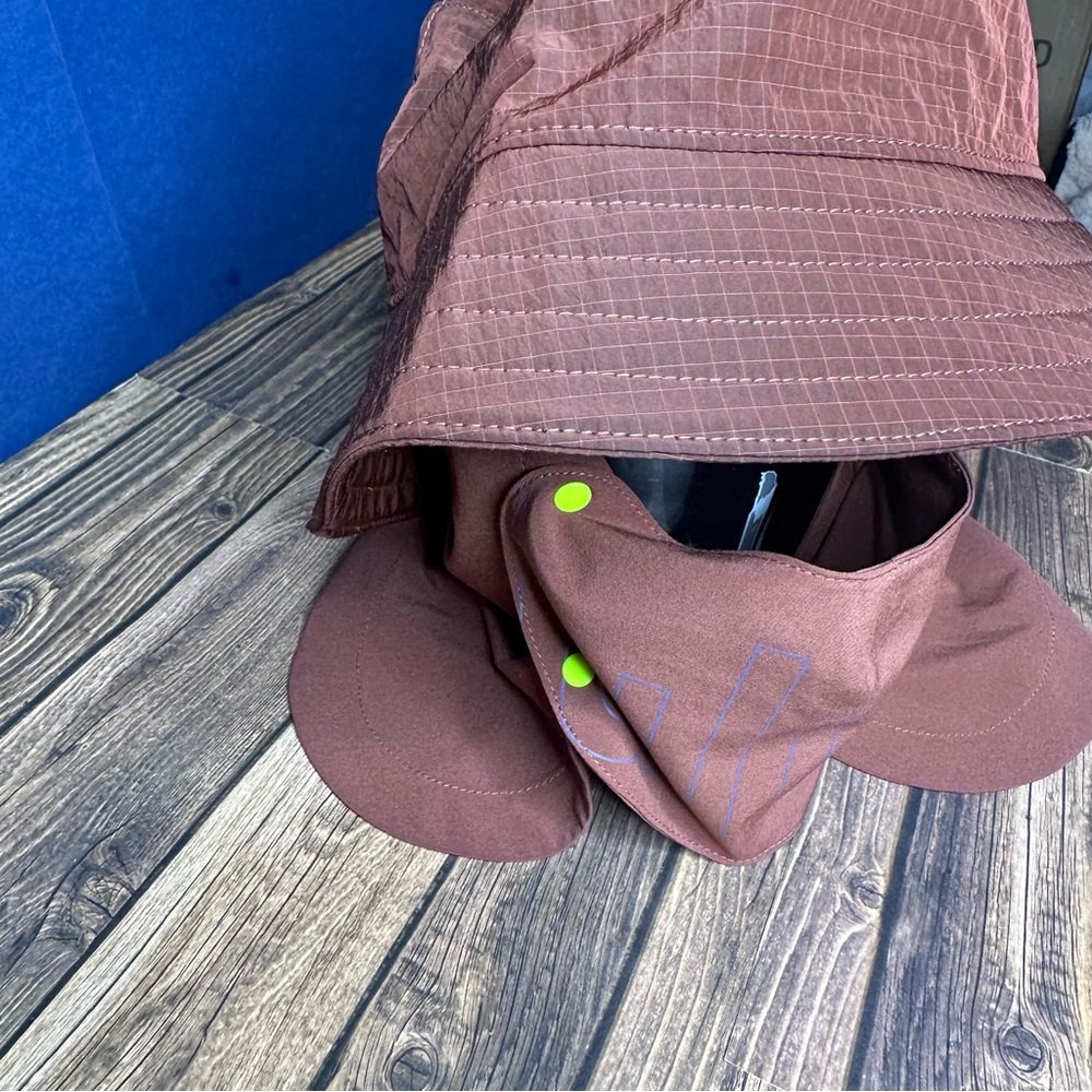 Lululemon Convertible Hike Bucket Hat NWT Size S/M (Ancient Copper) - Picture 5 of 16